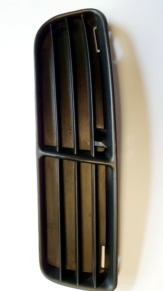 Original Lüftungsgitter Stoßfänger Gitter Abdeckung VW POLO (6N1) 6N0853666B